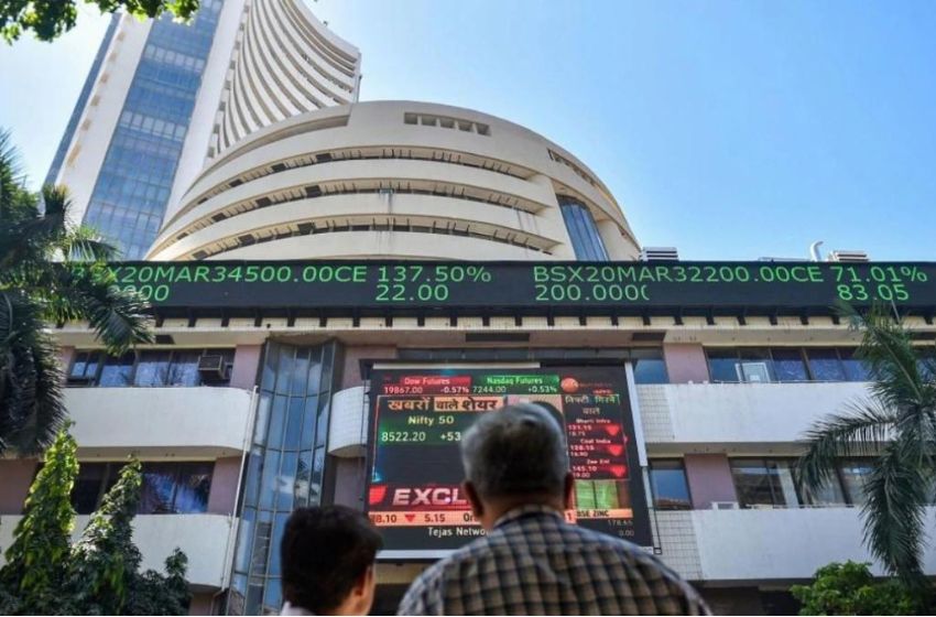  Sensex Amassed Over 500 Points To Hit New All-Time Highs; Smart Trading Above 18,500.