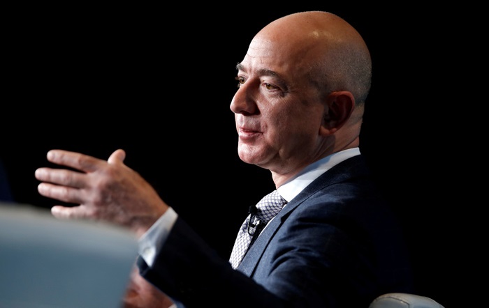 Jeff Bezos offloads $4 billion worth of Amazon shares, capitalizing on the surge in Amazon's value