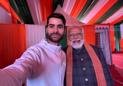 Kashmir's Nazim Captures PM Narendra Modi's Attention, Secures Selfie