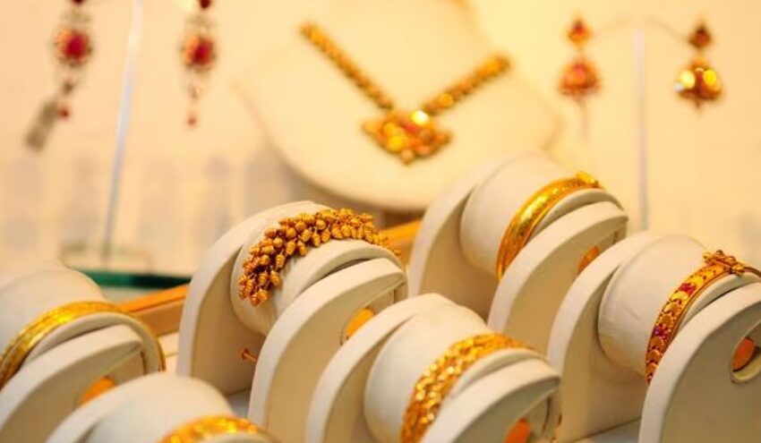  Gold Prices Surge Amid Signs of U.S. Economic Slowdown