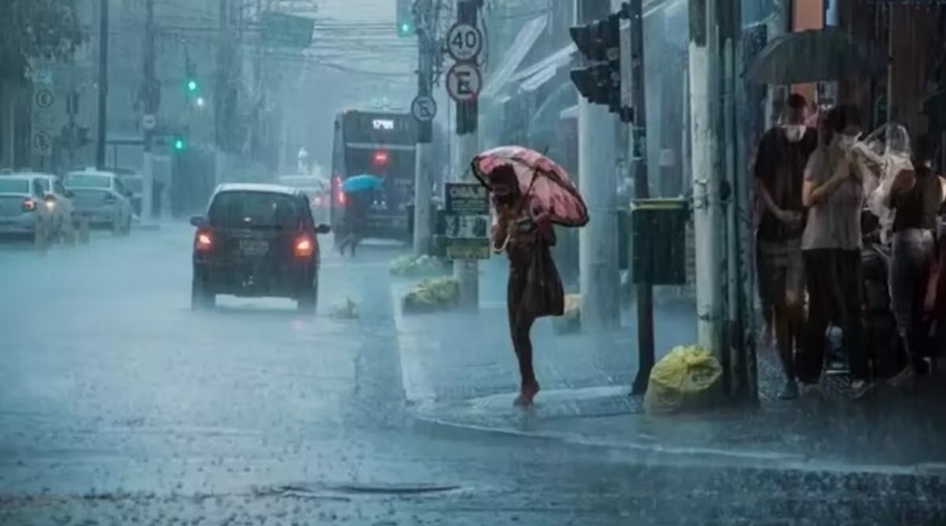 IMD Issues Red Alert for Mumbai: Maharashtra Braces for Extreme Rainfall