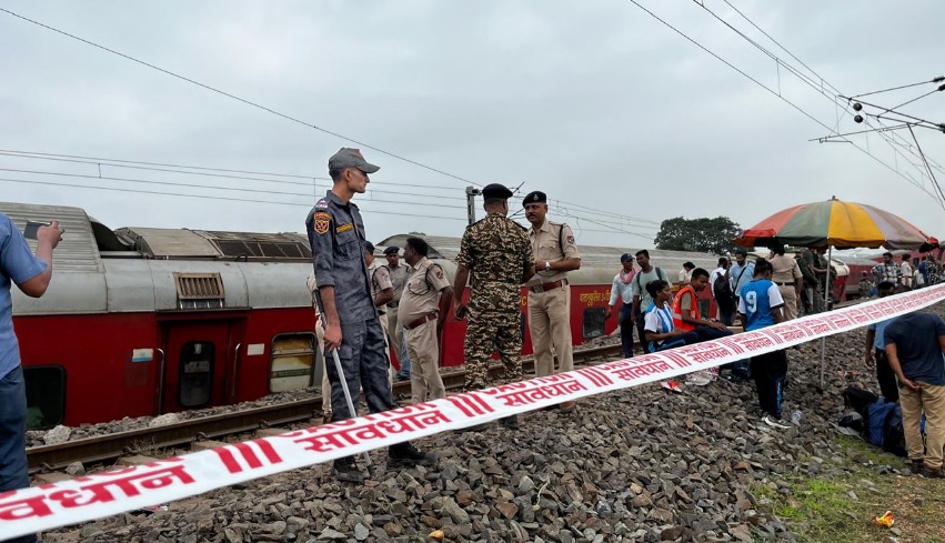 2 Dead, 20 Injured as Mumbai-Bound Train Derails in Jharkhand