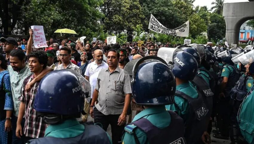  Bangladesh Police Back on Dhaka Streets After Weeklong Strike