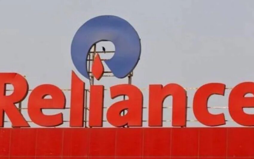  Reliance Industries Surpasses Q2 Profit Estimates with Robust Telecom and Retail Growth