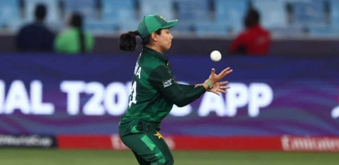 World Cup Winner Shocked as Pakistan Drops 8 Catches Against New Zealand, Ending India’s Women's T20 World Cup Run