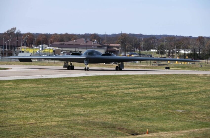  U.S. Deploys Advanced B-2 Stealth Bombers Against Houthis in Yemen for the First Time