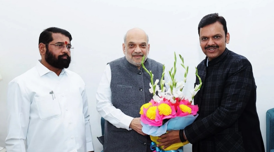 Maharashtra CM oath ceremony live: Eknath Shinde leaves for venue, swearing-in shortly