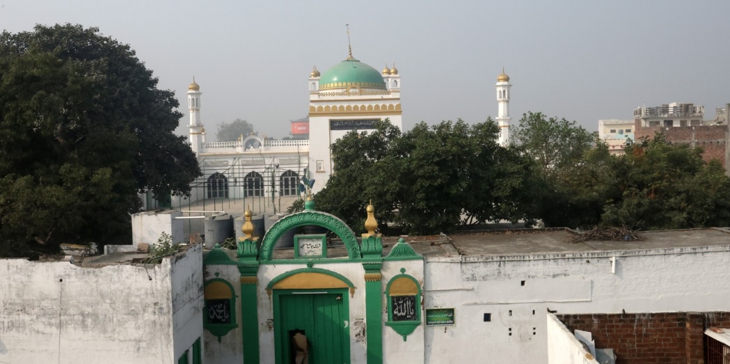 The Supreme Court has stopped other courts from making decisions on requests for mosque surveys