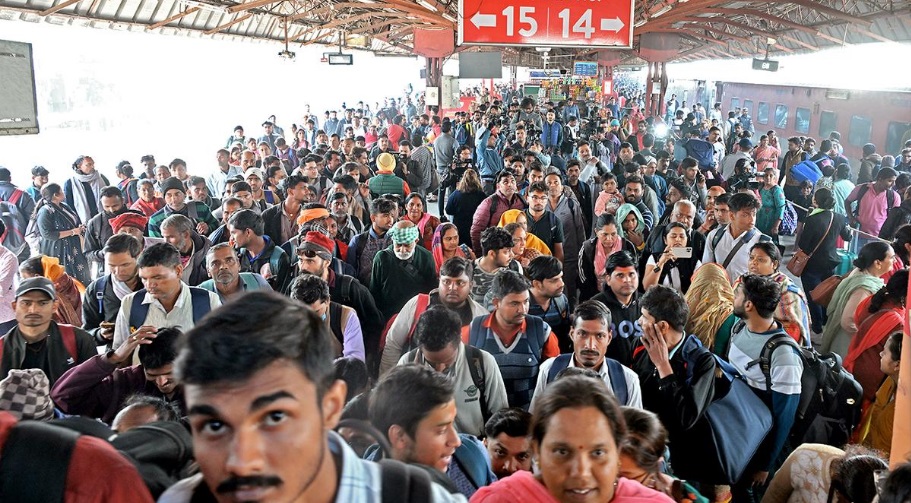 Delhi Railway Station Stampede: Top Officials Focused on Safety Discussions as Crowd Swelled