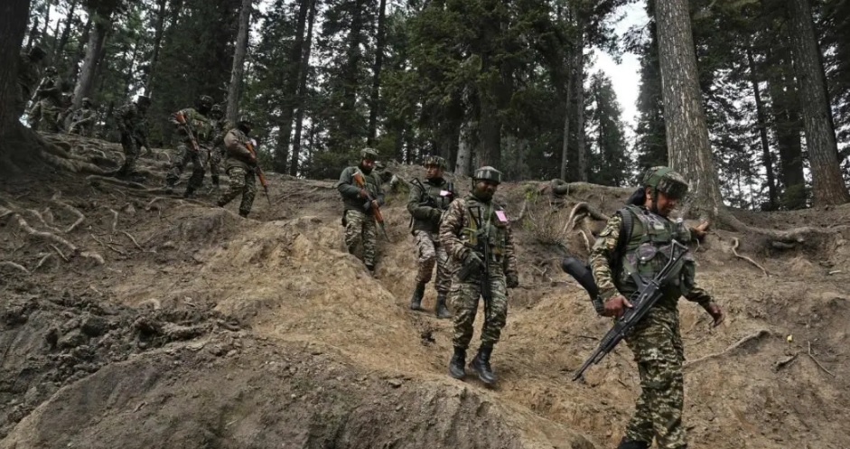 Pakistan violates ceasefire for 4th day, Indian troops give 'effective and swift' response