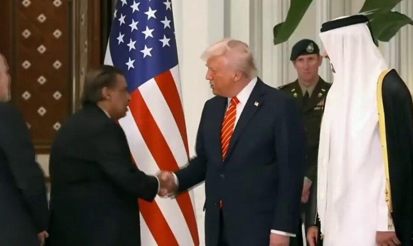  Mukesh Ambani Meets Donald Trump at Qatar’s Lusail Palace; Elon Musk Arrives 30 Minutes Late