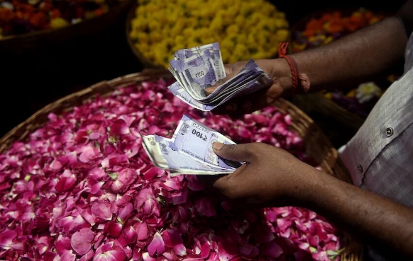 Economists Predict Lower Inflation and Interest Rates: MC Poll