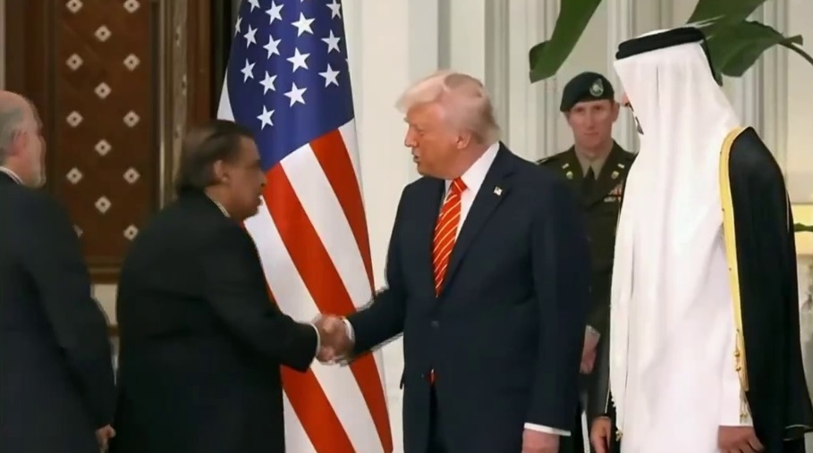 Mukesh Ambani Meets Donald Trump at Qatar's Lusail Palace; Elon Musk Arrives 30 Minutes Late