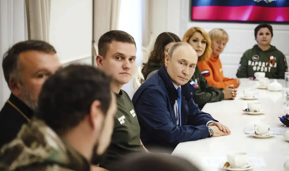 Putin Visits Kursk Region for First Time Since Ousting Ukrainian Forces