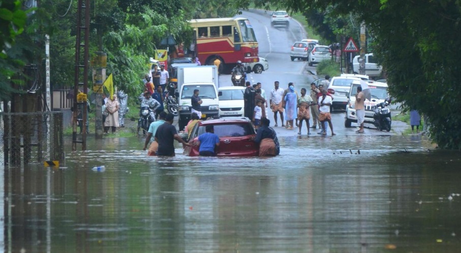 IMD Issues Red Alert in Three Kerala Districts as Strengthening Low-Pressure System Boosts Monsoon Winds