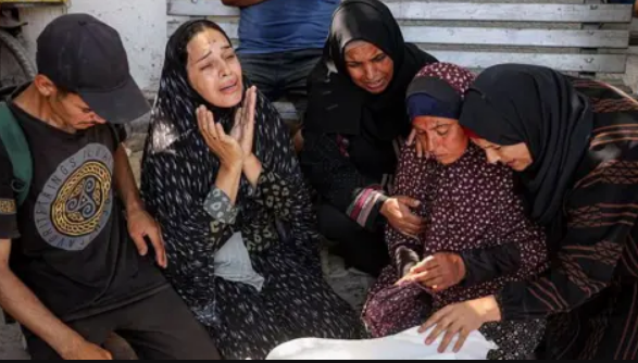 Israeli Fire Kills 20 Gazans Waiting for Aid, Say Rescuers