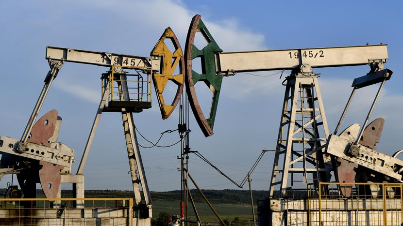 Oil Prices Climb 1% Amid Uncertainty Over Potential Iran Retaliation and Supply Risks