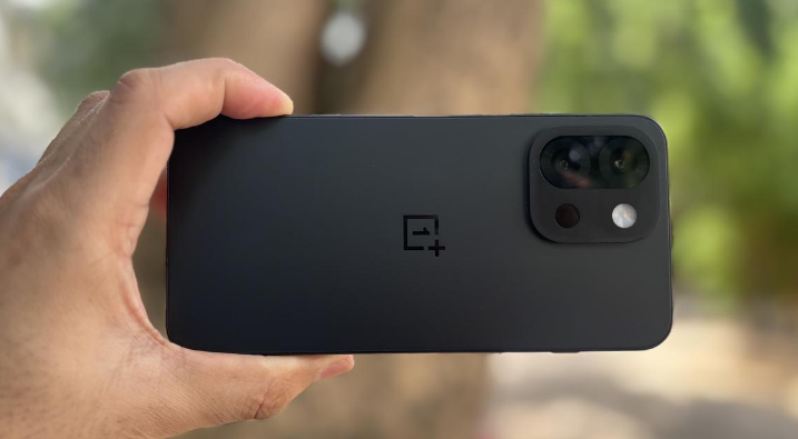 OnePlus 13s Review: A Sleek, Small-Form Powerhouse for Today’s Users