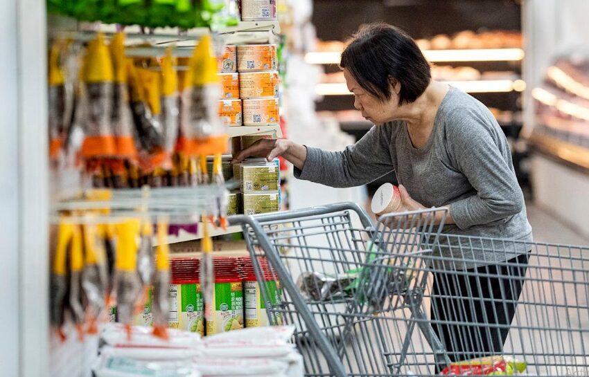  US Economic Growth Slows While Prices Climb, Says Fed’s Beige Book