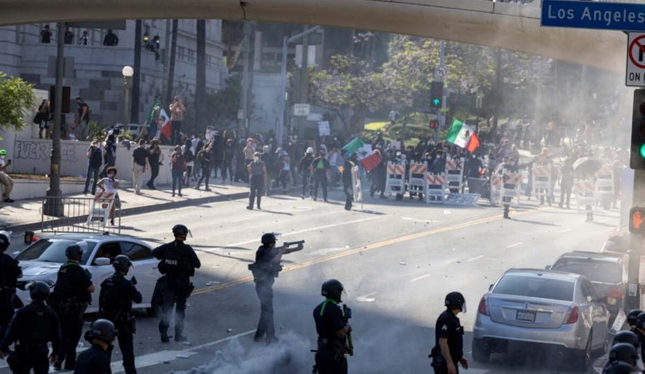 Los Angeles: Home to Nearly 1 Million Undocumented Immigrants Amidst Escalating Protests