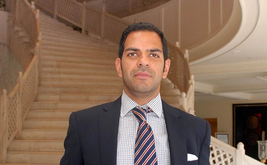 Industrialist Sunjay Kapur, Ex-Husband of Karisma Kapoor, Passes Away
