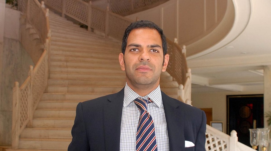 Industrialist Sunjay Kapur, Ex-Husband of Karisma Kapoor, Passes Away